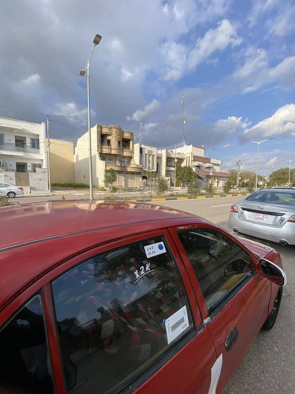 سلاو ريز ئاڵو گۆر ئەکەم و بۆ فروشتن زور پاکە ماشاء اللە مەسرفی نیە مەکینەو گیر بەشەرت نە دوکەڵ نە بوخار نە سەوت چکەی نیە صەدری دوای وبەردەمی بەشەرت ئارمی بەشەرت   ئیتر گوڵاڵە سورەیه وصف ناکریت گەر موشتریت تیل بکە لەخزمتام بۆ فروشتنی و بۆ ئاڵوگور .ژم.*********** گەر موشتری نیت میشکمان ــــ بریزن 🫵🏼🖤.
