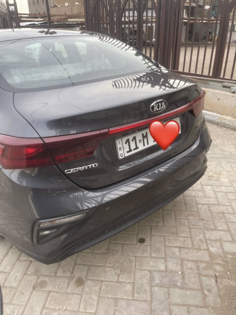 السلام عليكم 
للبيع سيراتو مديل 2021 خليجي محرك 1600 دوش مكفوله بدون حادث بدون صبغ السياره ماشيه 55 وبدون اي نقص جاهزه من كل شي رقم بغداد الجديد بسمي .. مكاني بغداد البياع السعر 157 
رقمي *********** .. ملاحظه بيها بارد على كد شبر فقط ومسحوب
