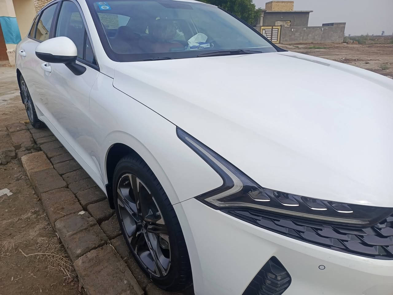 K5 خليجي  موديل 21 بغداد دولي بيها جاملغ الأيسر مبدل بدون دواخل وبارد بالجنطه والباقي مكفول مكينه 2000دوش ما مفتوح ماشيه 90 مكانها الناصريه السعر 172 للبيع او مراوس ***********
