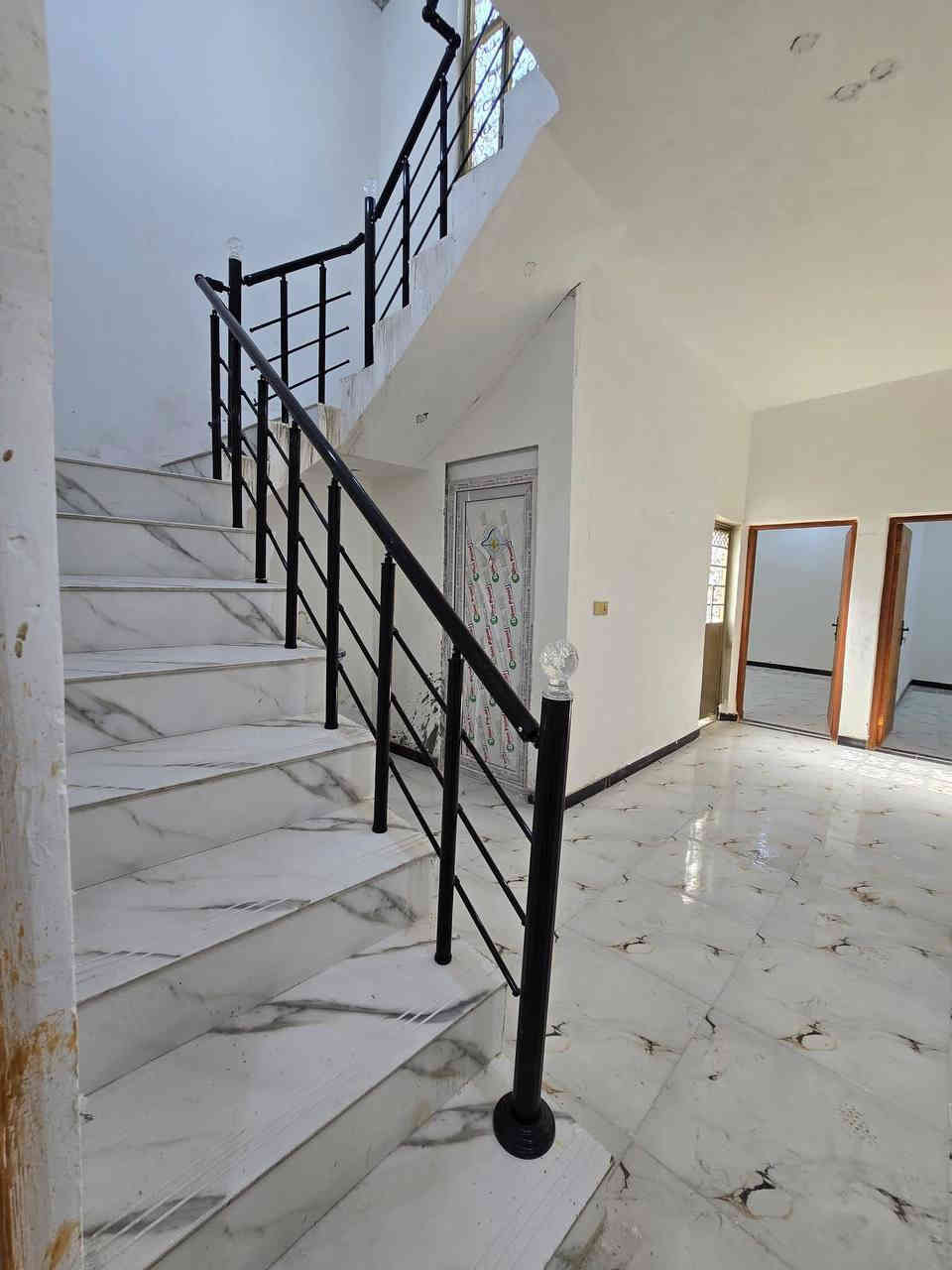 سلام عليكم بيت للبيع
المساحه 140 متر 

طابو زراعي سند 25 مكاتبه وكاله مكاتبه نسخه من الطابو 

يحتوي البيت على 2غرفه نوم و صاله

 ومطبخ 

وصحيات 

وكراج ..حديقه

جميع الخدمات متوفره 

العنوان

ابي الخصيب ابو كوصره 

السعر58 و بي مجال للاستفسار

المرسلة على ***********
