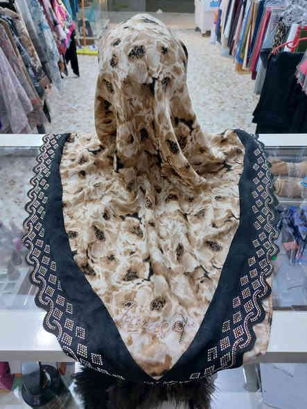 ✨ حجابات وكوزمتك الهادي 2  ✨
😍 بسبب كثرة الطلب على موديلاتنا المميزة… بَقَت آخر الكميات 👇

🧵 ربطة قطنية — باقي فقط قطعتين ✌️
🌸 ربطة قديفة بإطار ستراس — باقي 4 قطع فقط 🔥

💖 الموديلات انباعت بسرعة بسبب نعومة القماش وجمال الشغل
⚡️ اللي تلحك تاخذ آخر القطع… تربح!

📍 متوفر حصراً في محل حجابات وكوزمتك الهادي  
😊 نورتونا
للحجز واتس اب ***********
العنوان  بابل   الحلة  البكرلي الفرع المجاور لمدرسة بردى
