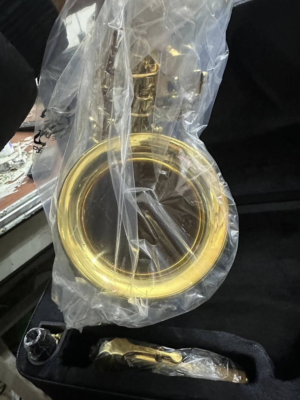 سكسفون صيني جديد مامستعمل لي يعرف السعر  اريد ابيع مكان بغداد ***********
