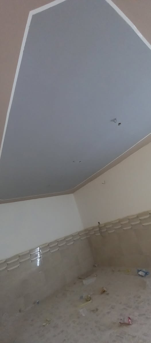 السلام عليكم.. صباغ وطلس وديكورات متفرغ مكاني الحسينية قرب المدرسة القوميه وبأسعار مناسبة ***********
