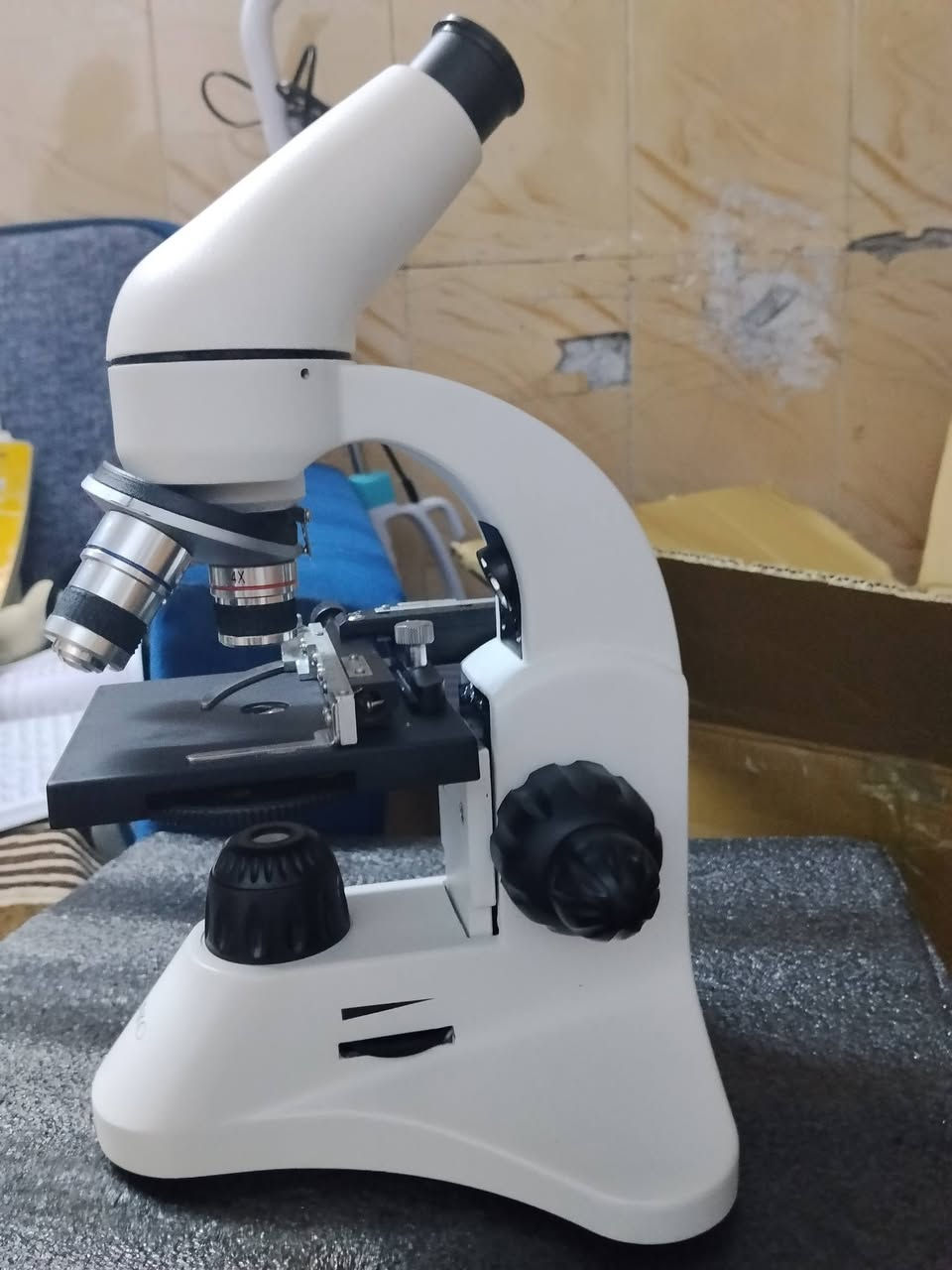 السلام عليكم
يتوفر مايكرو سكوب kit كامل جديد 
السعر ١٥٠ للاستفسار واتساب ***********
