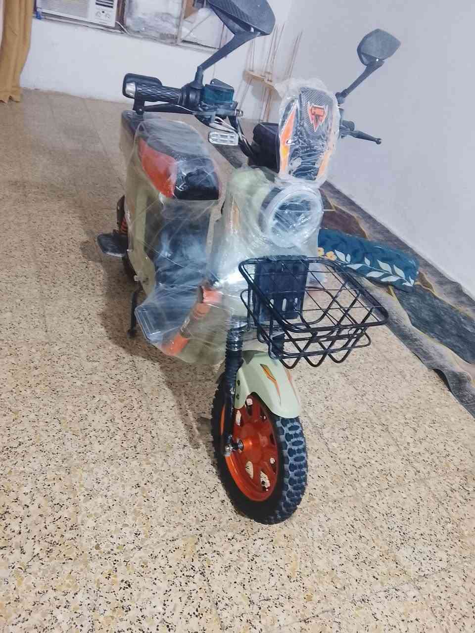 سلام عليكم باسكل شحن للبيع جديد اي نقص مابي خمس بطاريات كامل مكمل كلشي ما عايزه سعر خاص رقم***********
