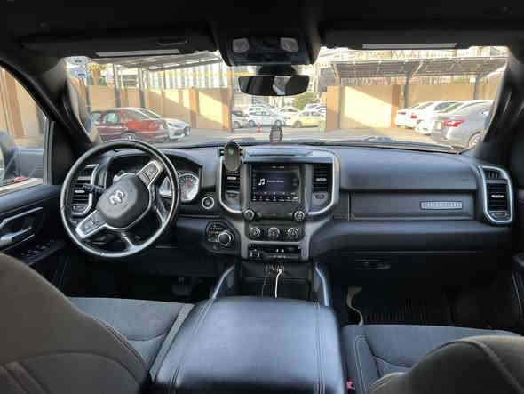 بك هورن 2021 8 سلندر هيمي إي تورك، موصفاتها معروفة ، حادثها جانبي جاملغ و باب و الالجانلغ الخلفي مبدل اصلي نفس اللون ، بدون اي باك او اي دواخل و لا شاصي و لا لغد، ***********
