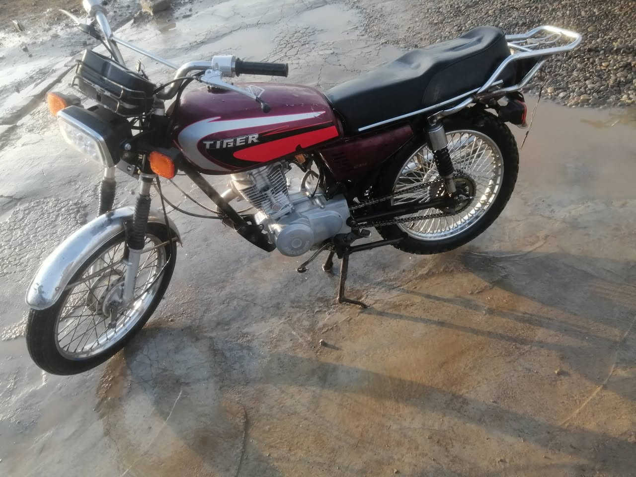 للبيع بيع مستعجل موديل 19 موطور كلو شغال كهربائيات  شغال كلو شغال سعر 300 وبي مجال حك الجيه ***********
