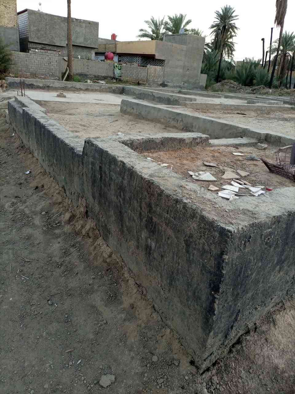 بتلو للبيع 
الموقع مطاعم الجمجمه قرب الحسينيه
المساحه 220متر طابو زراعي 
الواجهه 10 نزال 21
يتكون من غرفتين نوم  استقبال
 كلدور مبخ مجمع صحيات
السعر خاص او اتصال
***********
