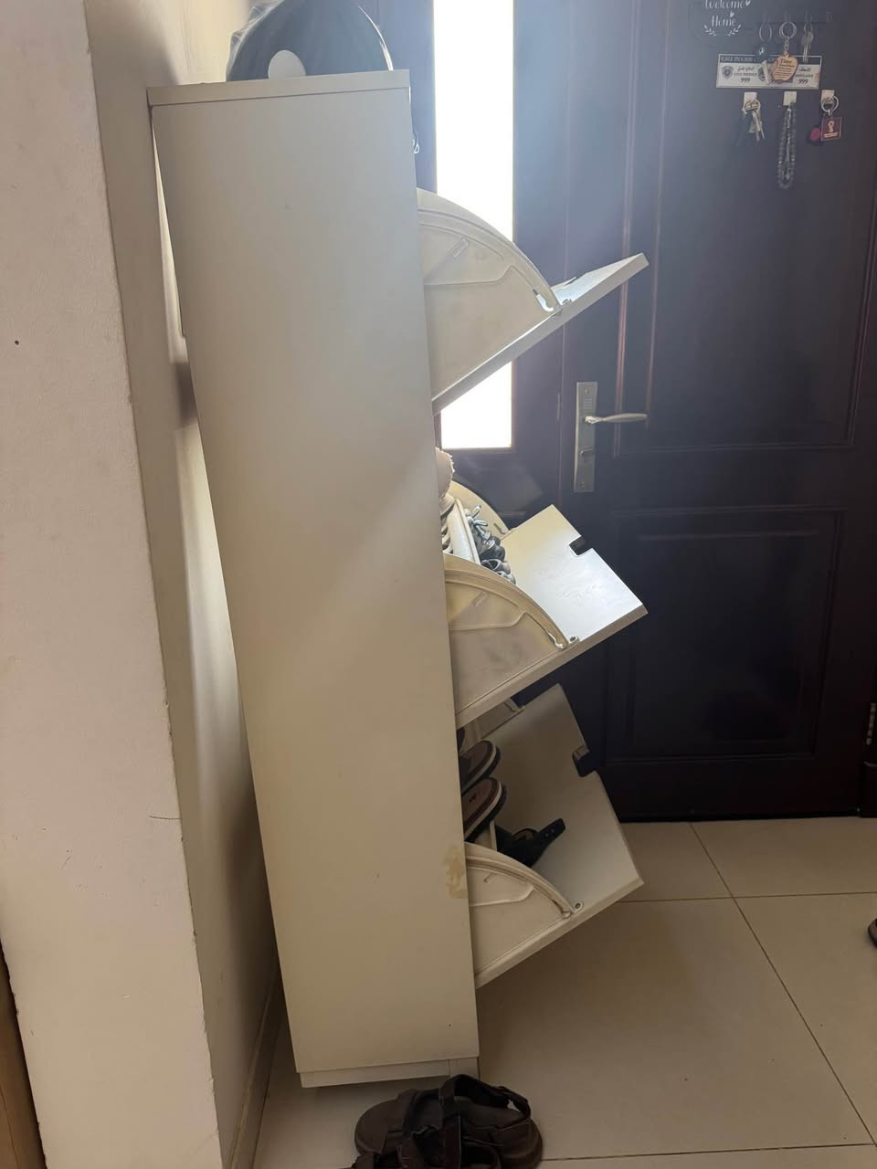 Moving sale of shoe organizer, ash white color good looking 
First come first serve الريان, قطر


**إذا كنت صاحب هذا الإعلان وتريد حذفه لأي سبب، رجاءا أرسل رسالة إلى الدعم الفني**