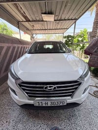 توكسان موديل ٢٠١٩ خليجي بيه صبغ نص باب السايق والخلفي  نص وبيه مكانين ...