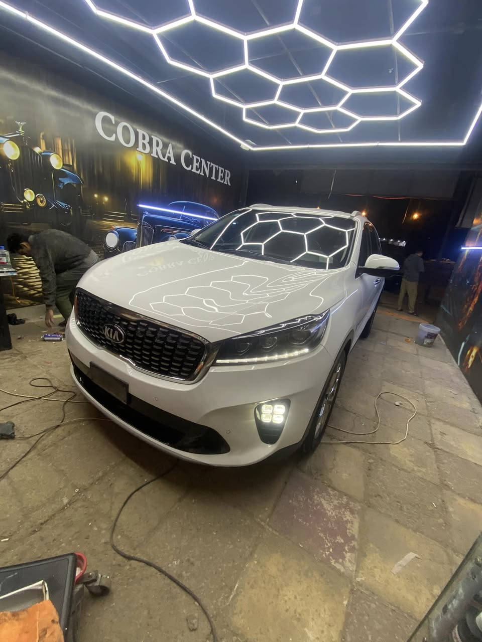 السلام عليكم 
كيا سورنتو للبيع خليجي  19 شكل ال20 سته سلندر فول مواصفا  خمس كامرات سايد بريك دكمه اوتو هولد كشنات جلد مشمشي كهربائي فول لأخير  رقم ذي قار بسمي ماشيه 110 السياره كفاله عده بارد بصيط  مكان السياره الناصريه مركز  السعر 250 السياره جديده بل كارتون 

  ***********
