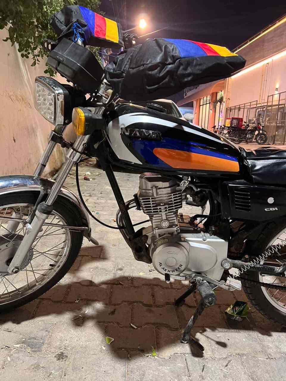 سلام وعليكم دراجه نامه مديل 2017 اوراق اصولي مكينه رابيدو دراجه نضيفه ماناقصه شي السعر 900 
رقم المبايل : ***********
