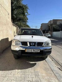 نيسان شبوط موديل 2013للبيع بيها صبغ بالباب الخلفي رقم الهاتف0780121458...