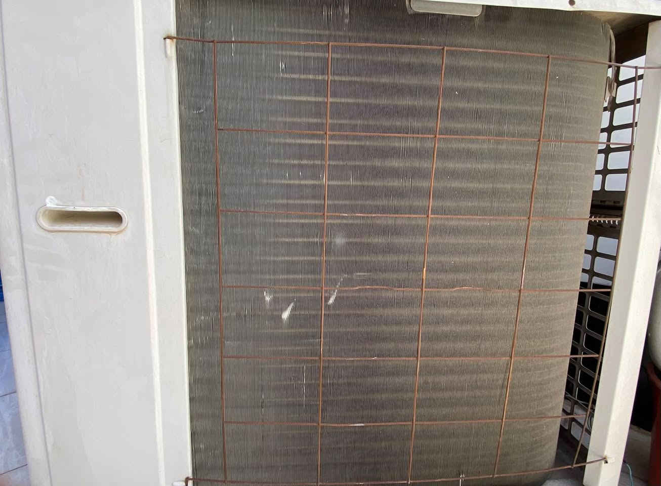 للبيع خارجيه بنسونك ٢طن بلاديه بدون تصليح سعر خاص أو الاستفسار ع رقم ***********  ☎☎

