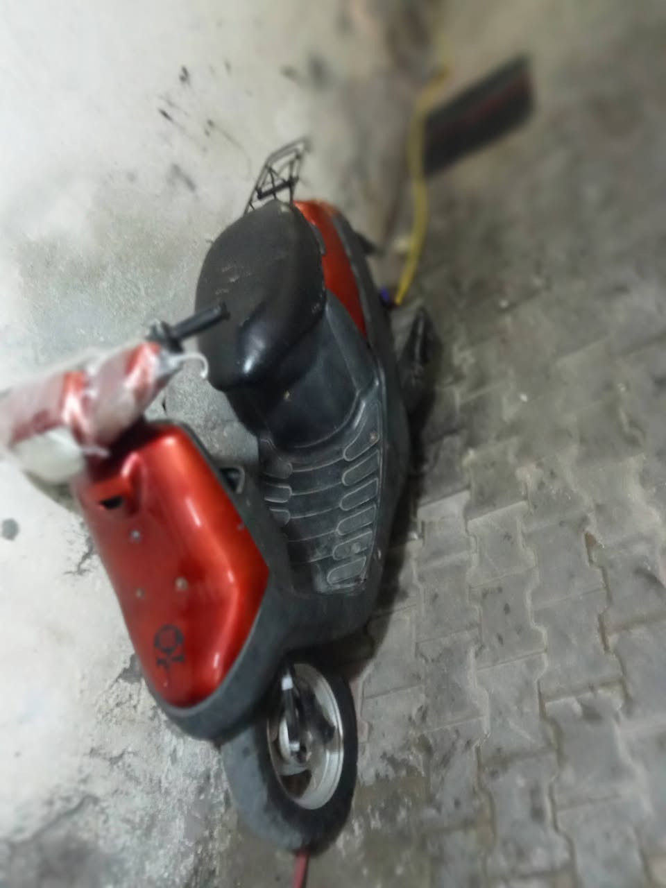 دراجه منغولي كلشي شغال بيه وكلشي بيه بلاد الجوزه بلاديه قفل صندوك قفل جوزه والكهرباء  يات كله شغاله شاير شغلات سلفه شغال الباتري ماله نتفخ كابريته بلاديه وين مايعجبك تفحصه فحصه دراجه خيل من الله صوت المكينه ناعم كلش نهضه ومشي قويات دراجه حيل نضيفه عنواني بصره سعر خاص***********
