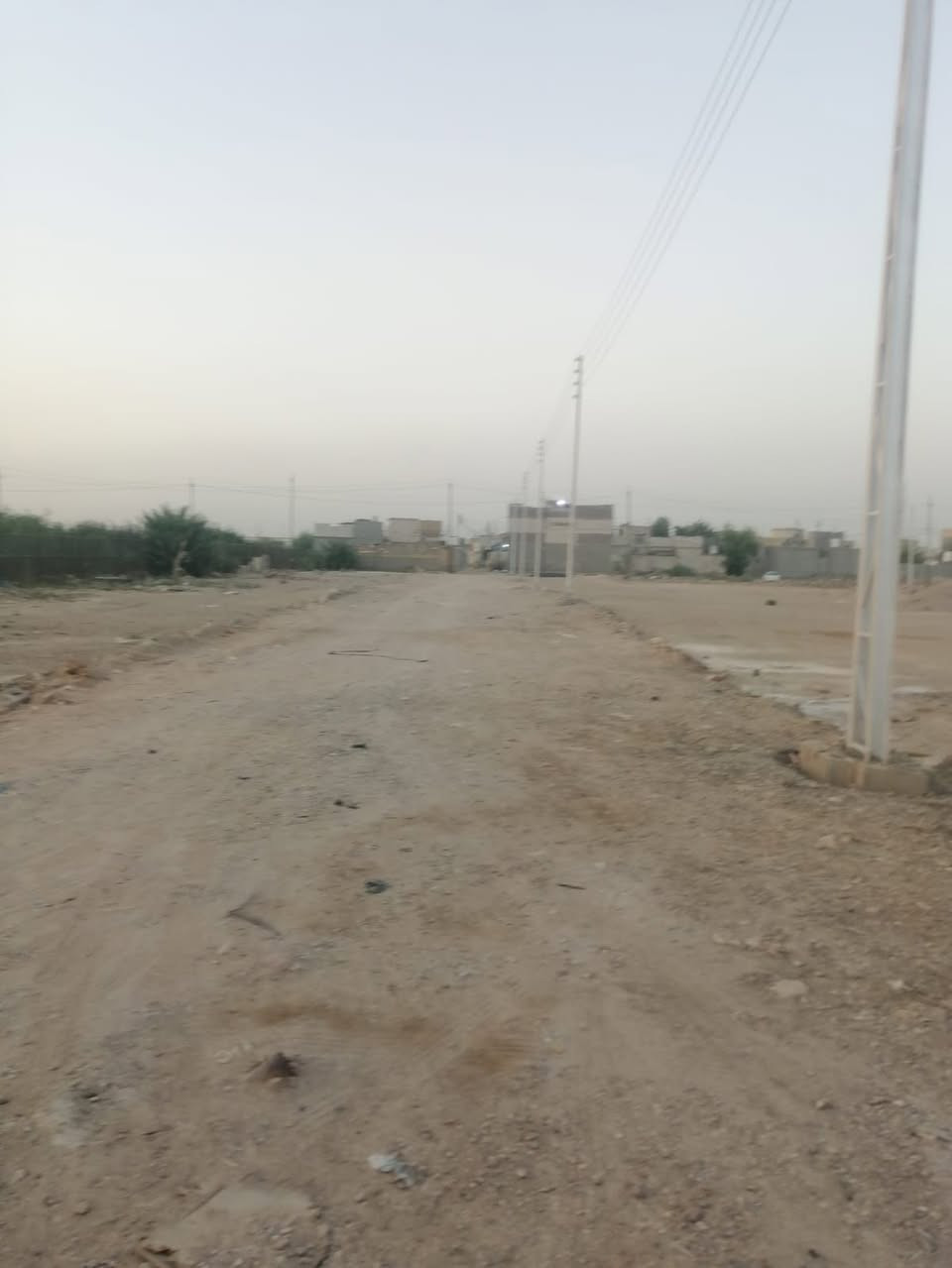السلام عليكم قطع للبيع قرب سيد خضير مساحت القطع ميتين عل شارع العام يتوفر ماي كرهباء قرب صيدليت الودق***********
