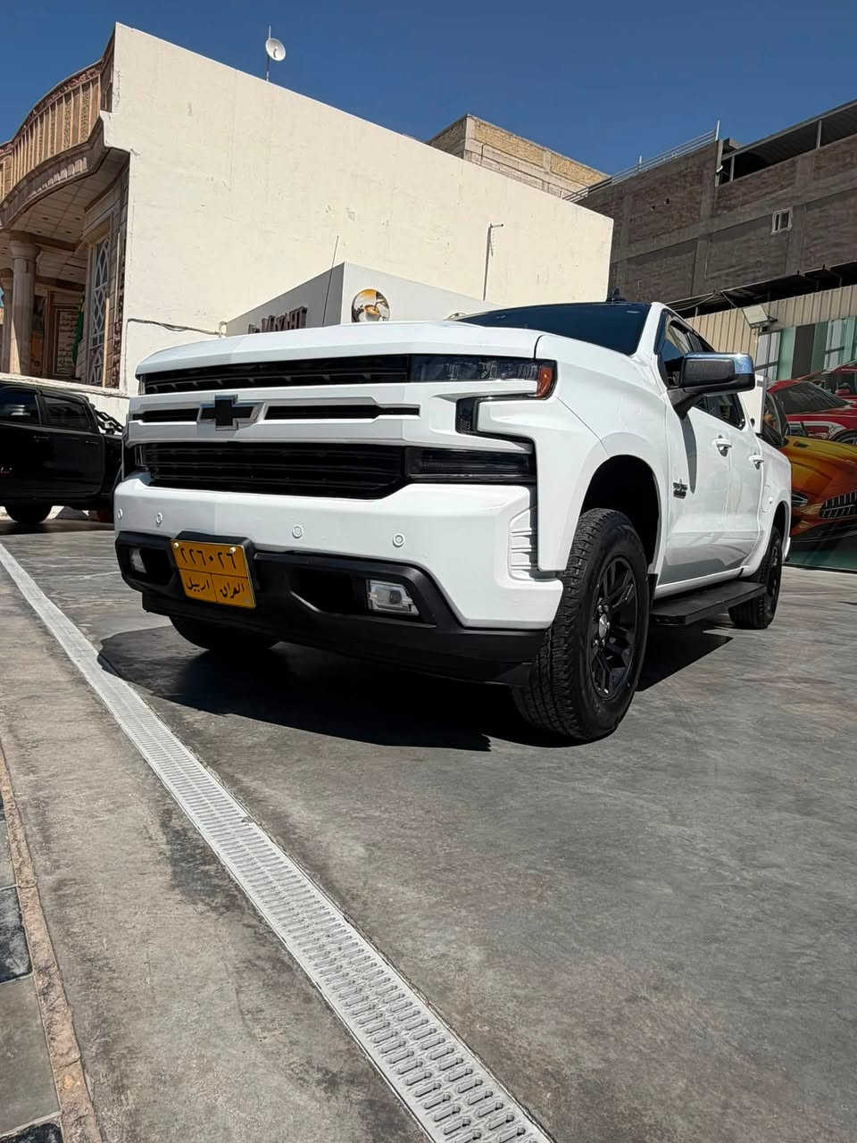 السلا عليكم

للبيع  سلفرادو

Chevrolet Silverado
والمرغوب (باب طويل بدي قصير)
 موديل : 2020
ماشيه 80 الف
ترفيع  2.5 انج
النضافة 100بالمية وجاهزه بدون اي نقص
محرك : 5300 V8 ( المرغوب )

كير :  6 سرعات ( المرغوب )

رقم شمالي تحويل ثاني يوم
و الهزه كامله 

(المواصفات)

- تشغيل و إطفاء عن بعد 

- فتح النوافذ عن بعد 

- إناره ترحيب 

- صندوق الخلفي كهربائي

- كامره خلفيه 

- مانع إصتدام مع فرامل 

- سياقه ذاتيه 

- حساسات إطار 

- شاشه تدعم(ابل كار بلي+واندرويد اوتو)

- مثبت سرعه 

- تبريد ثلج  + تدفئه  

- تبريد قطعتين 

- تسع السياره إلى 6 ركاب 

- مانع نزلاق

- سايد بريك كهربائي

- تنفيذ الأوامر الصوتيه 

- تحكمات ستيرن 

- دهن الگير جديد 

- دهن المحرك جديد -- ⁠
- طخم ويل جديد 
- غطاء بدي 
- لايتات زينون 
السياره حادثه  بلا ايرباك جاملغ وبنيد
للاستفسار ع الرقم***********واتساب
