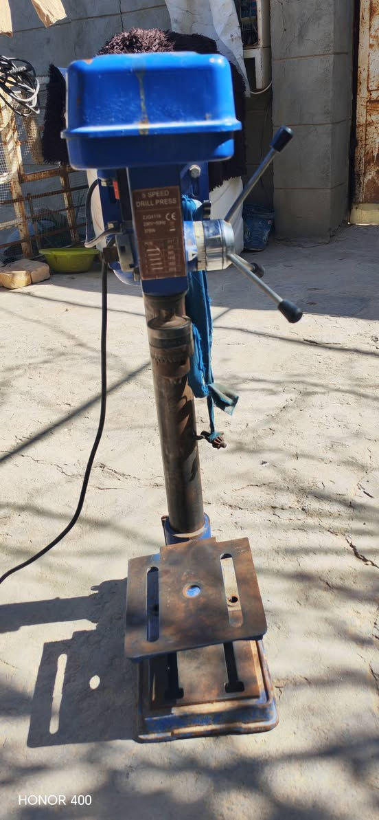 السعر 300الف جديد ***********
