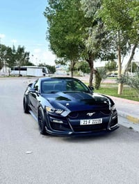 فورد موستنك 2016 / مكينه V6  كير عادي ماشيه 70 مايل حقيقيي السياره جدي...