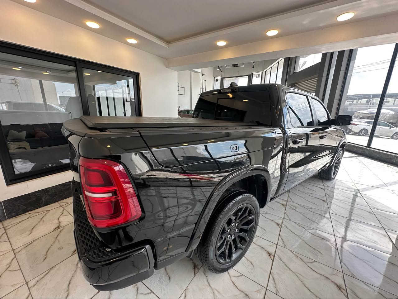 رام ليميتد نايت ايديشن 
المحرك: 3.0 لتر 6 سلندر (I-6) توين توربو-540hp
الموديل: 2025 (خليجي)
ضمان-هارلم
ماشي-27000
كامل-PPF
0750 711 5442
0772 152 5442 أربيل, العراق
