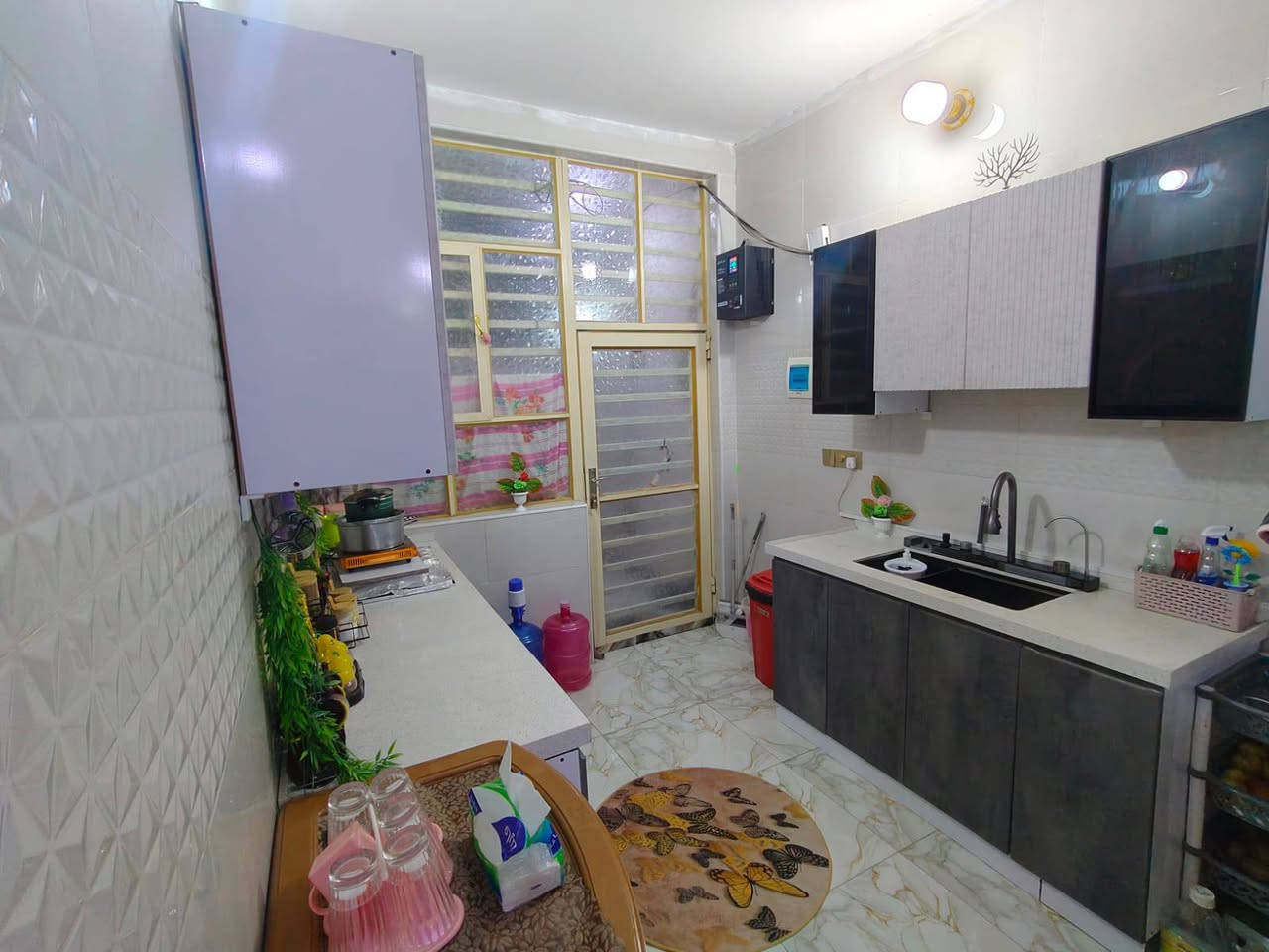 للبيع او الرهن سعر البيع 37 سعر الرهن 15
بيت طابو زراعي سند 25 قرار محكمه مقابل ملحق قريه الغدير عامود 327 
في القاطع الثاني شارع ٤٧ رقم الدار ٨٠ 
المساحه 100 متر مربع 
طابق واحد 
صب كونكريت 
شارع تبليط اناره 
اثاث 
انترنيت جاهز 
خط مولده جاهز 
كاونتر تركي 
طباخ ساحبه 
كامرات مراقبه مع شاشه 
تانكي وساخان 
مغاسل ٢ 
***********
