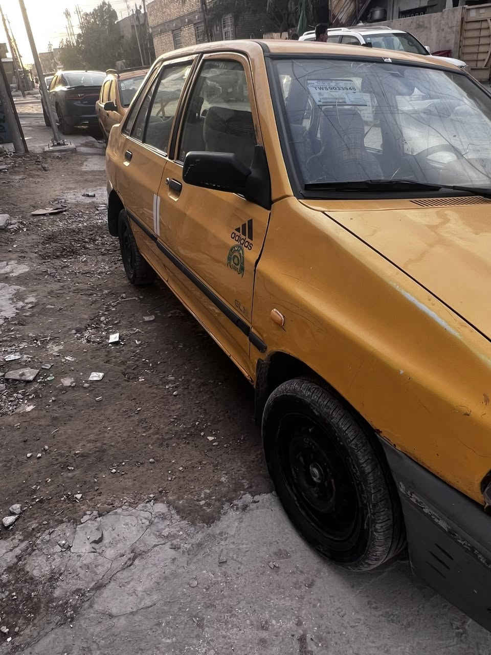 السلام عليكم سايبا 2009 للبيع رقم بغداد الماني باسمي السيارة مصفرة هيىة وغرامات تحويل ثاني يوم ما ابيع الا عقد مروري السيارة كشرتها تخبل شواصي مكفولة عوزها تريبات بسيطة سعرها 20 وبيها مجال كلش بسيط مكاني بغداد الجديدة رقم الهاتف هـ/***********
