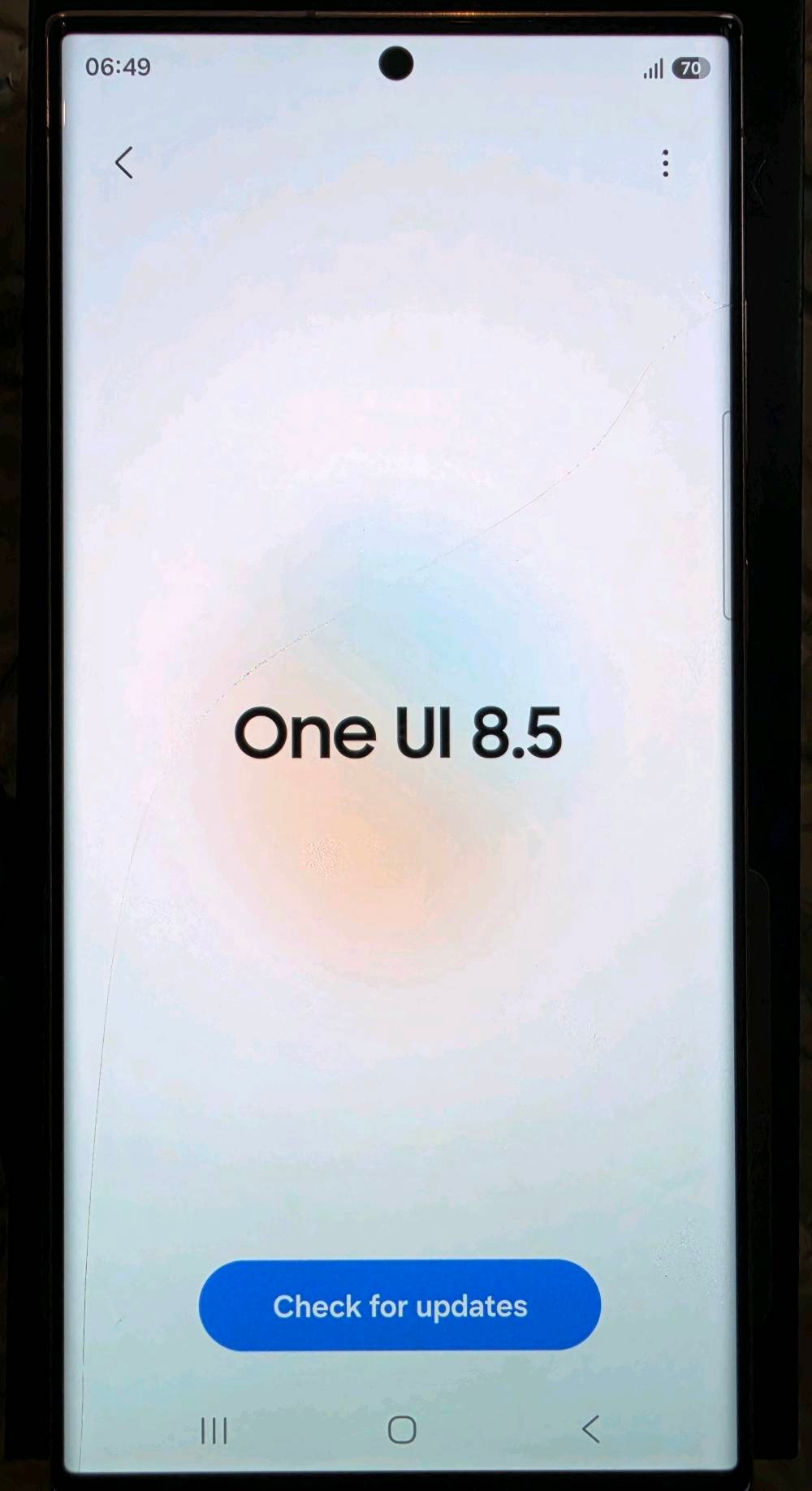 📱 للبيع Samsung Galaxy S23 Ultra 
512GB
محدث الى اخر اصدار ONE UI 8.5
الجهاز أصلي 100% بضمان عين الفهد وكرت الصيانة من سامسونك مرفق مع العلبة وبحالة ممتازة جدًا
🔹 ذاكرة 512GB
🔹 كاميرا 200MP خرافية
🔹 شاشة Dynamic AMOLED 120Hz
🔹 معالج Snapdragon قوي جدًا للألعاب والاستخدام الثقيل
🔹 بطارية ممتازة وشحن سريع
الجهاز كامل ملحقاته ويا كرت الضمان ✅
الاستخدام نظيف جدًا وما بي أي مشاكل فنية أو بقع بالشاشة، فقط فطر خفيف بالكلاس الخارجي لا يؤثر على الاستخدام و غير واضح عند الاستخدام 
مناسب للألعاب، التصوير، والشغل الثقيل 🔥
للمهتم مراسلة خاص 📩
يوجد توصيل داخل النجف الاشرف .
