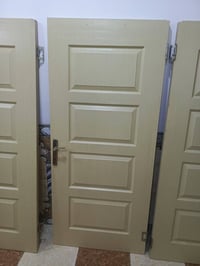 أبواب خشبية تركي • ٢م٤سم×٩٠سم • عدد ٣