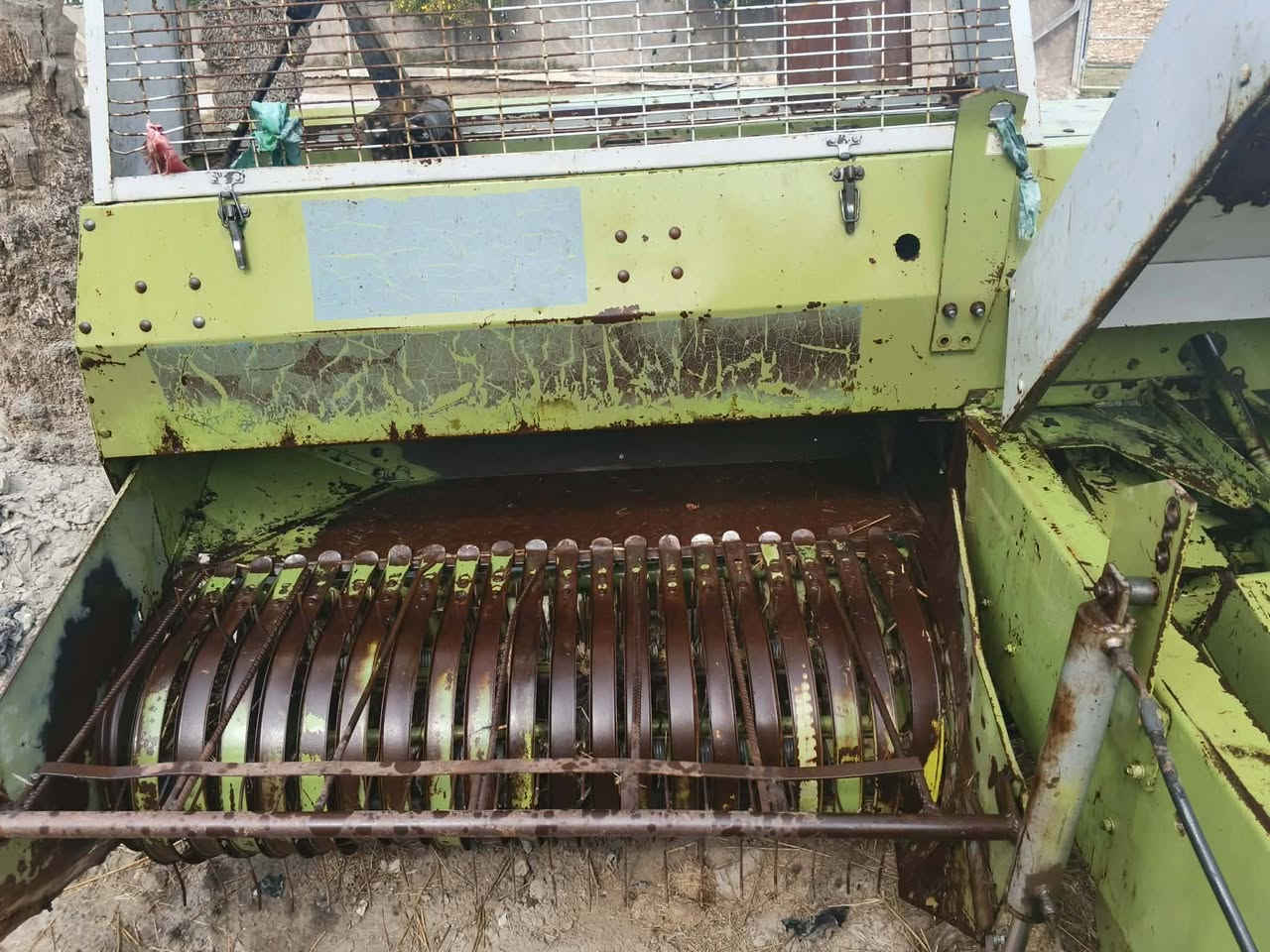 كابسة للبيع موديل 2013 باب اول مكفولة  عنوان /النجف  /مشخاب رقم ***********
