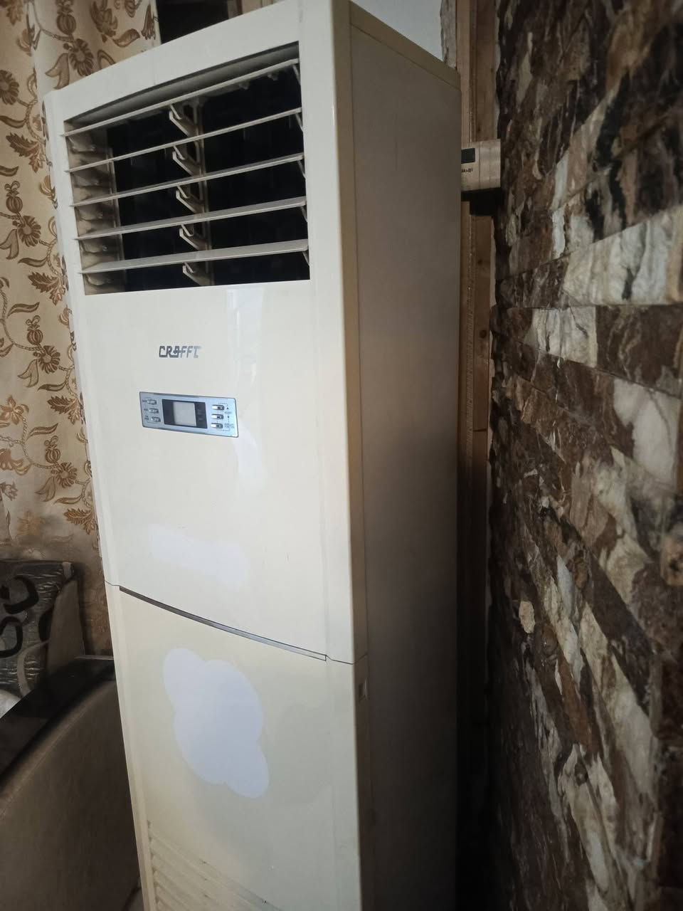 سبلت كنتوري
نوعية CRAFFT
 غير داخل للصيانة
سبلت نضيف واصلي 
سعره 425 الف قفل
للاستفسار : ***********
