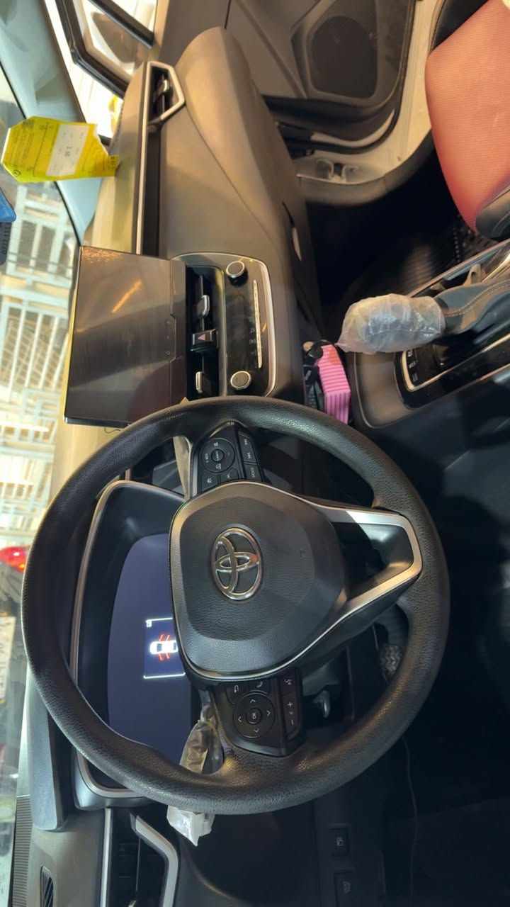 سلام عليكم كورلا هايبرد موديل 2024 ماشية 38 الف كيلو مكفولة من الشخط والحادث والبارد سيارة خير من الله 
فول فتحة سقف كشن جلد  داخل لونين 
السعر 21 مليون دينار عراقي قفل غير قابل للتفاوض 
للتواصل *********** ماسجنر ما ارد والسعر نهائي رقم بغداد مكان السيارة بغداد
