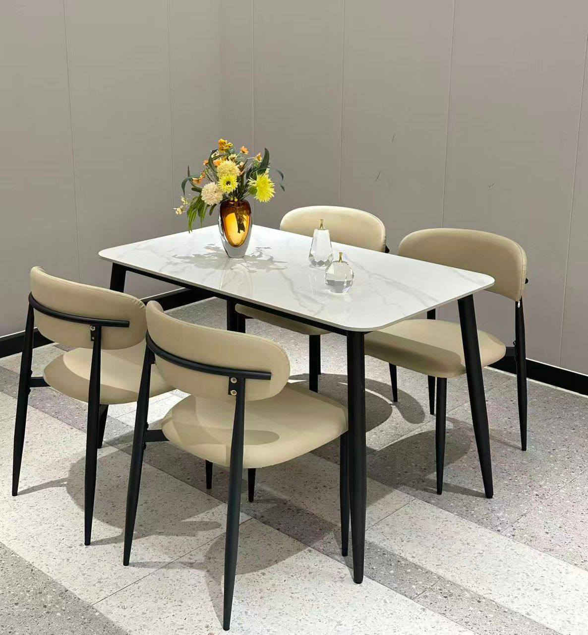 ميز طعام سطح مرمر بورسلين ارجل حديد كشنات جلد
٤ كرسي 240 الف
٦ كرسي 305 الف


**إذا كنت صاحب هذا الإعلان وتريد حذفه لأي سبب، رجاءا أرسل رسالة إلى الدعم الفني**