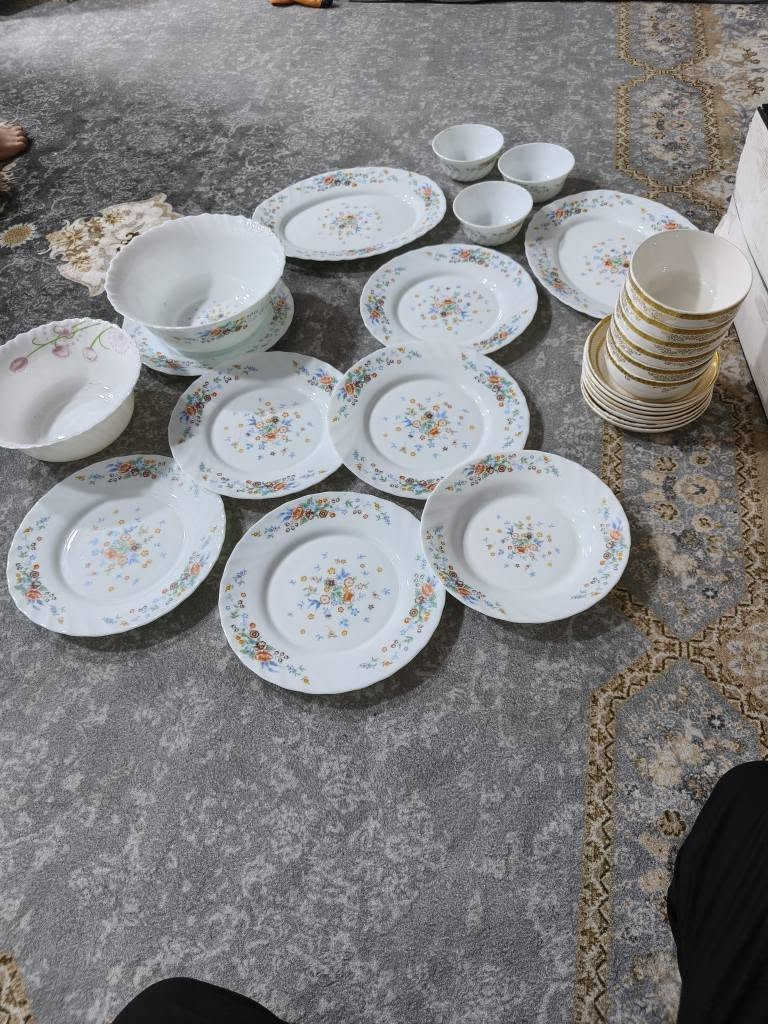 ئـــەم شــــــانە بۆفرۆشتن
کەوانتـــــــەروسنگ کەوانتەرەکە3مەترەدەست کردەموادی سارای دەرەجە یەکە سنگەکەش 1مەترە
چیهازی پیتزادروست کردن مارکەی پوشە1جاربەکارهاتوە
6قاپی برنج 2بەربەلەم 2قاٮی قوڵی شلە 6قاٮی چەرەس 
هەربەڕێزک مشتەریەچات بکات یاحودتێل بکە
***********ڤایبەر.و وتــــس ئــــــــەپ السليمانية, العراق
