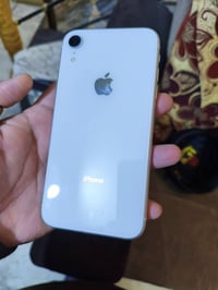 ايفون xr امريكي اصلي نموذج m شخط مابي  البطاريه مبدله فقط نسبةالبطاريه...