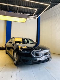 BMW 530i 2024 كلين تايتل   مواصفات لاكجري لاين   كشنات جلد   صندوق كهر...