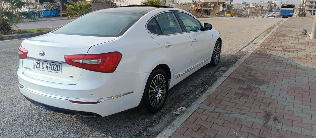 ***********...کییای کادینزا مۆدیل ۲۰۱٤  فول فول مواسە فات ۳ پارچە ی بۆیاخە دە عمی نییە سە نە وی تازە،یە .  گیڕو مە کینەی بە سە رتی فیتە ر  .سعری ۱۲٦ معامە لە السليمانية, العراق
