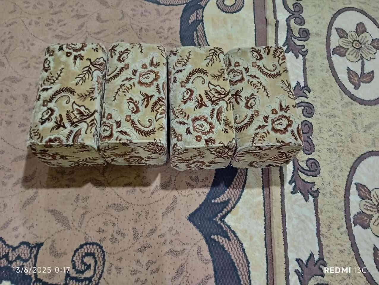 سلا عليكم
ديوان للبيع كويتي الصلي
28مسند ضهر
و10تكيات
ملاحضه ما وياه فراش  فقط مسند ضهر وتكيات مكاني ناصريه شطره السعر 300وبيه مجال واتساب /او اتصال ***********
