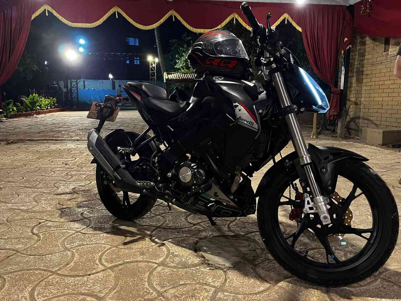 بنلي 180 ايطالي
دراجة نظيفة ماشية 6 الف رقم وسنوية اخت الزيرو لون اسود فحم محرك 180 نازل نظام تبريد راديتر مي ومروحة سعر 3 ملايين ونص وبيها مجال ما ملعوب بيها بلادي مكاني بغداد الكرخ

***********
