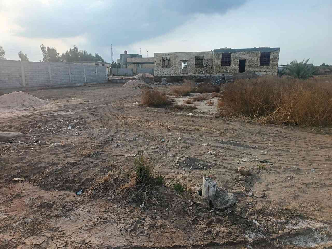 سلام عليكم
قطعه على طريق الساجت قرب الاساله مال ماي تبعد عن التبليط تقريبا 100 متر او اقل العرض 9 والطول 34 السعر 15 وبيها مجال للاستفسار ***********
