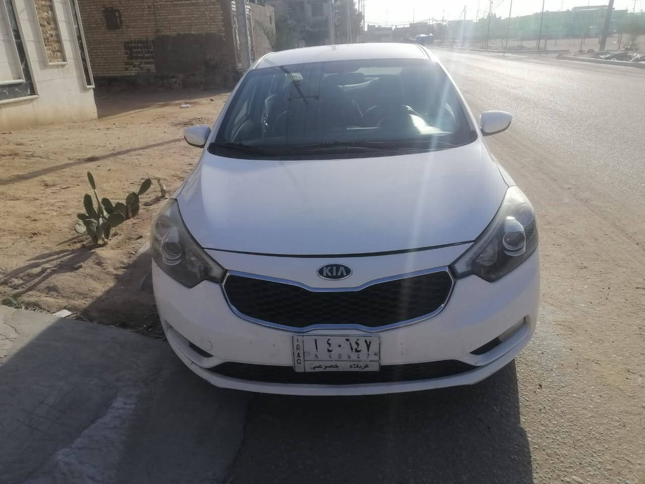 كيا سيراتو موديل ٢٠١٤ خليجي
محرك ١٨٠٠ مكفولة من الصبغ والتبديل بيها طخات مبين بالصور
رقم الموبايل *********** 

سعرها ١٢٥ ورقة وبيها مجال
