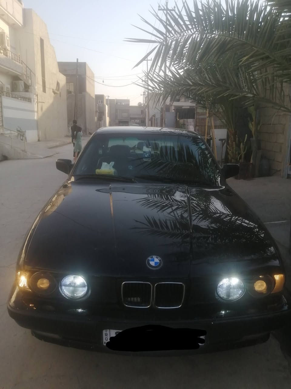 سلام عليكم سيارة BMW موديل 90 تبريد تدفيه شغال بسمي سنويا 30 i 525 سعر 58 بي مجال للإستفسار *********** مكان كركوك
