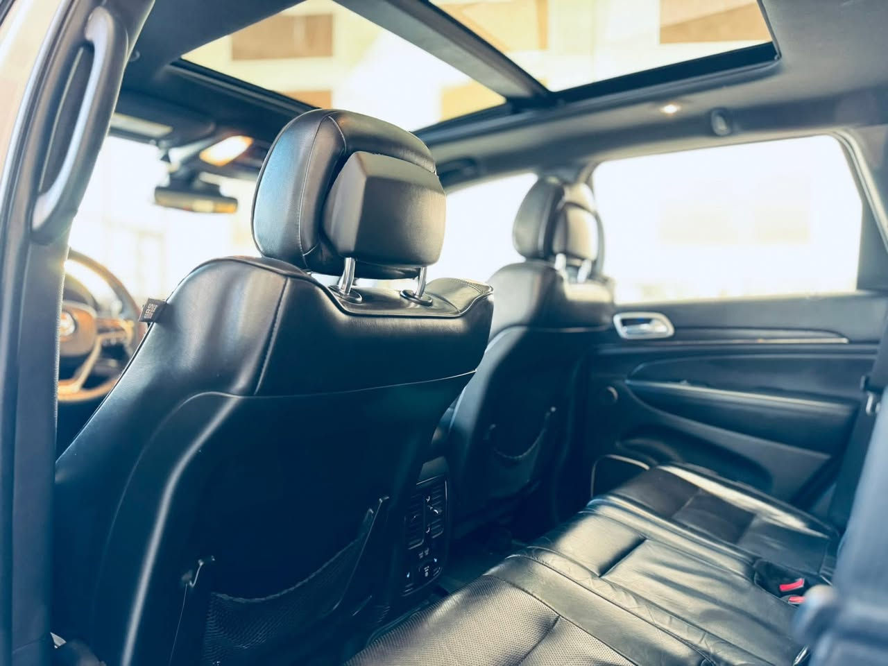 السلام عليكم
جيب اوفرلاند موديل ١٨
فول مواصفات ماشيه ٧٦
حادثه موضح بالصور 
لا شاصي ولا فخذه بس اللغد ونفسه مسحوب
***********
سعره ٢٣٠ وبيه مجال بسيط
