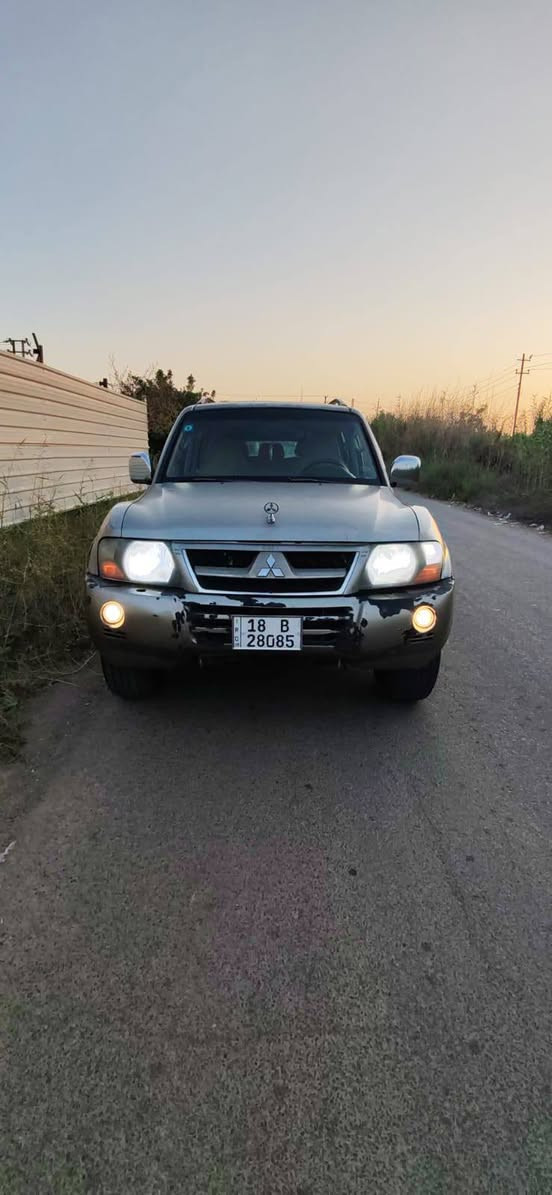 السلام عليكم باجيرو البيع موديل 2003 رقمه بابل بسمي  محور مكينه بطه 300 مكينه وكير جدد تبريد عاطل  سياره بلاديه مابيه صبغ ولا ضربه مال جناي تخم تاير مابيه نقص ترايك وين ميعجبك سعر 70 عنواني بغداد زعفرانيه وهاذ رقمي***********
