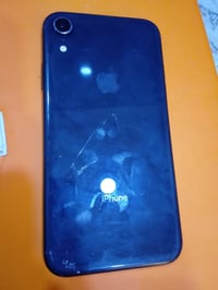 آيفون XR • ١٢٨ • بطاريه ٧٣