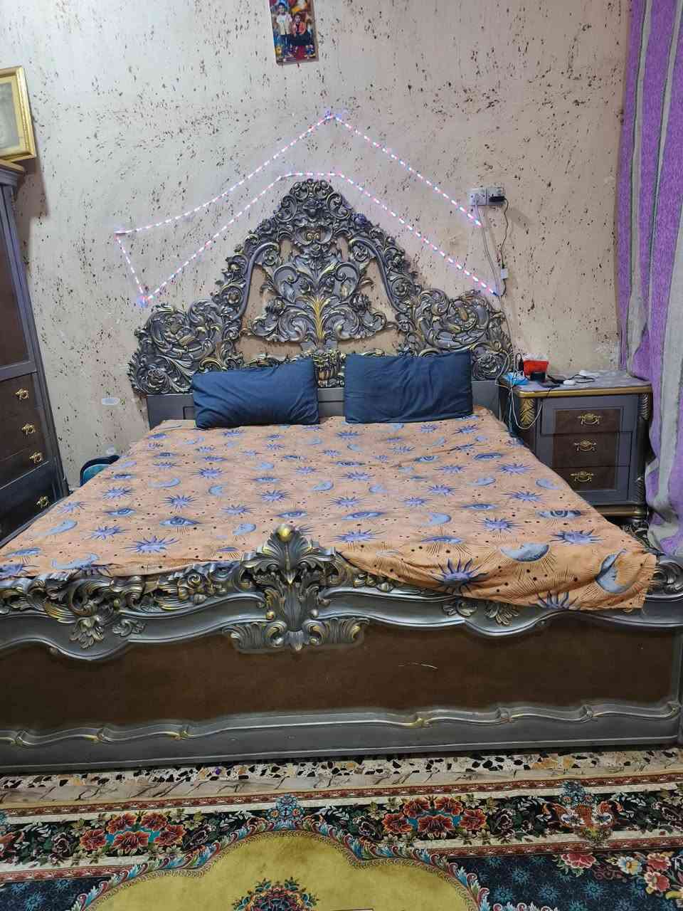 سلام عليكم غرفه كويديه للبيع
المكان بصره حيانيه 
السعر 800 وبيها مجال 
***********
