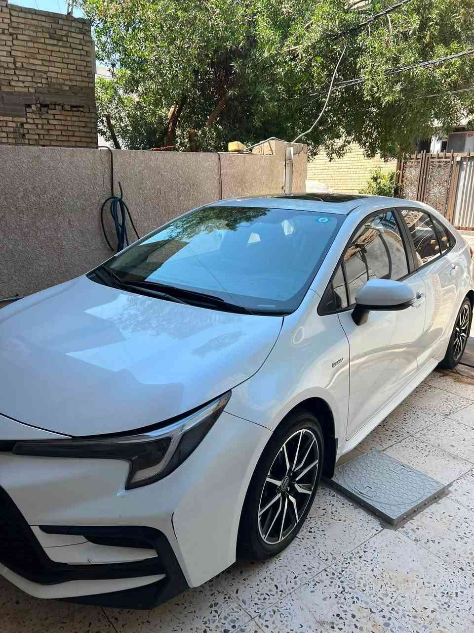 السلام عليكم 
كورلا 2024 هايبرد شكل الأمريكي s فول مواصفات الداخل مشمشي ورصاصي مكفوله عدى رصعه بالجاملغ خلف السايق ماشيه 34 الف السعر 24.400مليون مكان السياره بغداد الغزاليه رقم التليفون ***********
