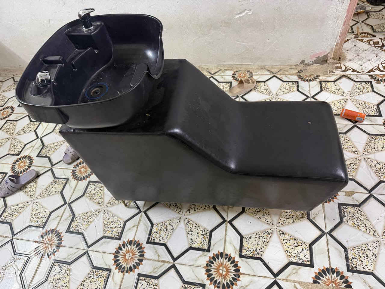شاور غسل شعر يصلح للصالونات الحلاقه الرجاليه ومراكز العنايه بالرجل والمرأه استعمال شهر فقط للاستفسار /*********** عمارة, ميسان
