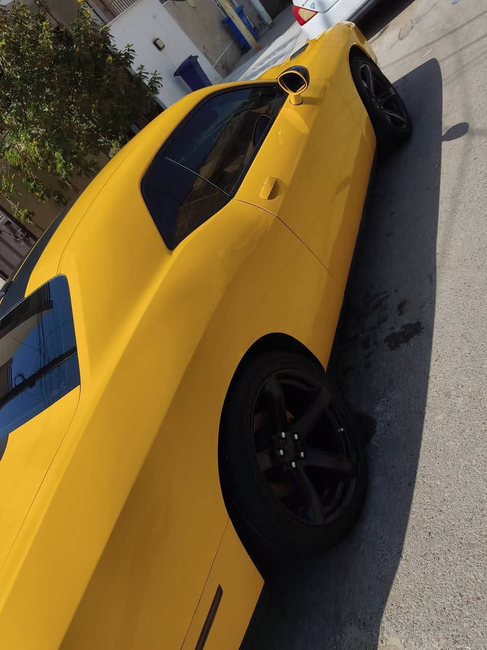 السلام عليكم 
للبيع جالنجر 2017
صفره بلادي
محرك6سلندر3600
 رقم بغداد 
مكانها صليخ
باسمنة
صور الحادث مرفقه
سياره جاهزه من كل النواحي
 صدر عام وتخم تاير قبل اسبوع
حجر بيئه جديد
بدون اي كلوب بالدشبول
السياره مبرمجه بالكامل. 
اي نقص بالسياره ماكو
ماشيه175 الف
شاشه جبيره
كشنات جلد بلاد
تشغيل عن بعد
كامره
 ويل حجم 20  ابو النجمه
الصبغ على كد الضرر
ايرباك برده فقط
سيرفيس كامل للسياره قبل اسبوع
السعر 165 وبيها مجال
***********
