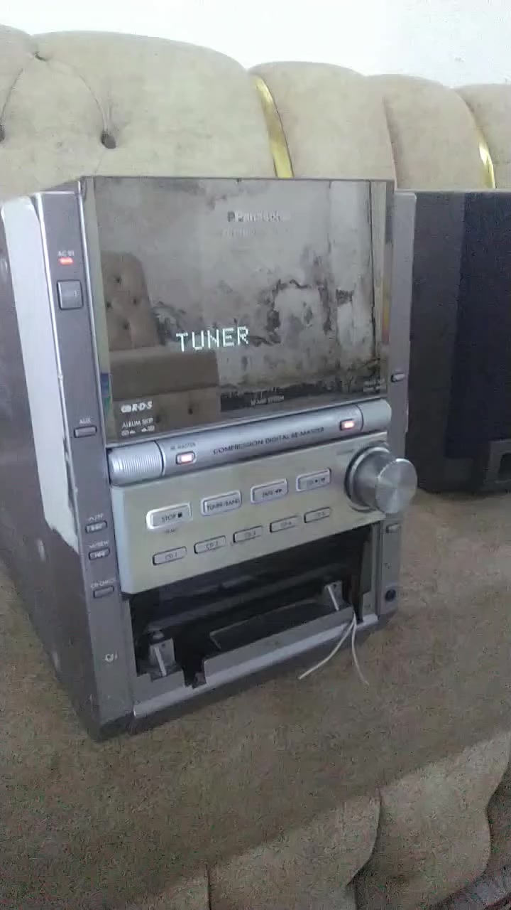 صوتيات القطعه ب ٢٥ الف ..ويه التوصيل ..كلهن ب ٨٥ الف ويه التوصيل..بدون سماعات ***********
