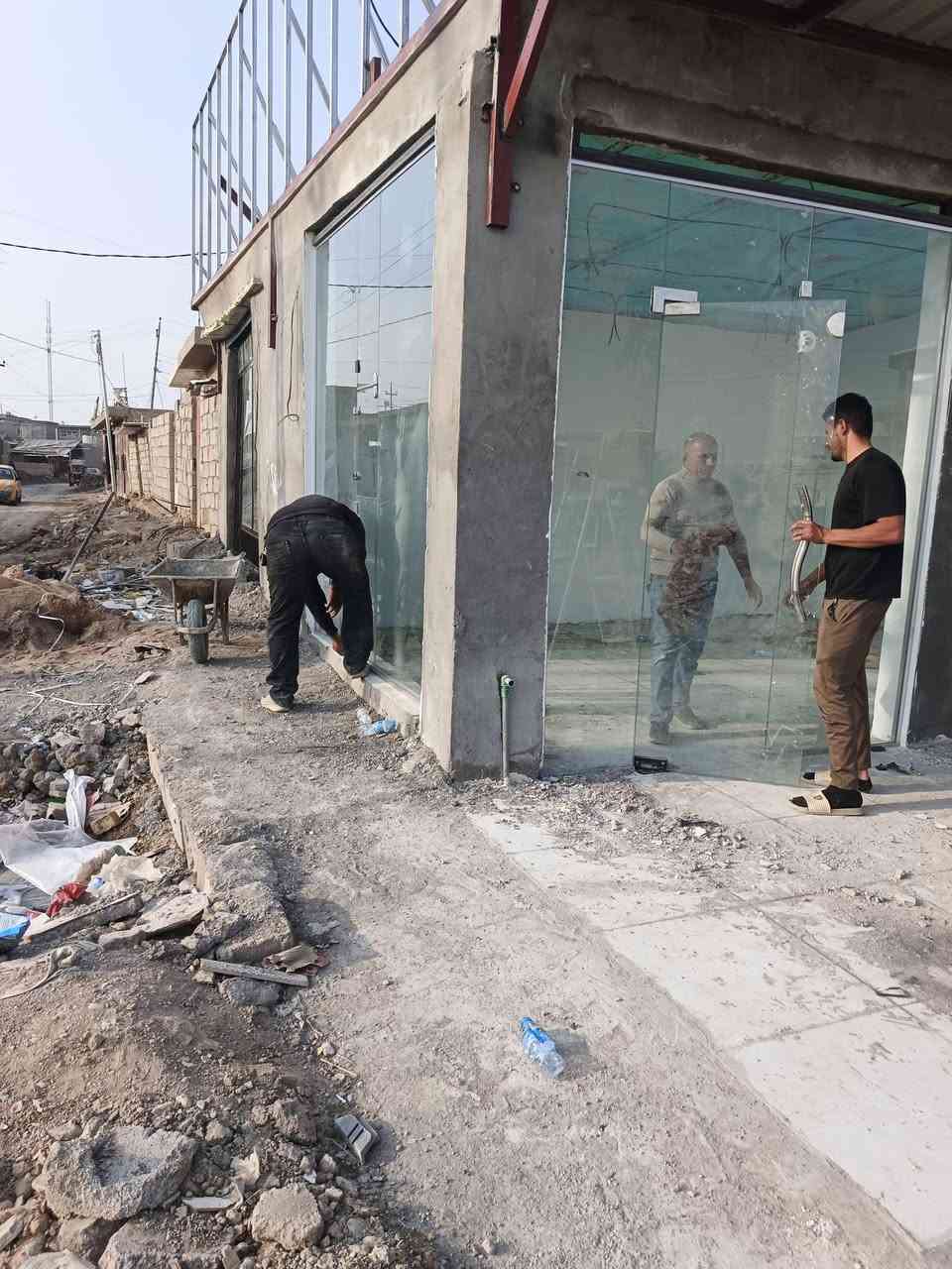 الحمدالله وشكر عملنه اليوم3 جام خانات10ملم  ومستعدون لعمل الزجاج ولالمنيوم بسعار مناسبه سعر المتر 18 دورلار  ***********@
